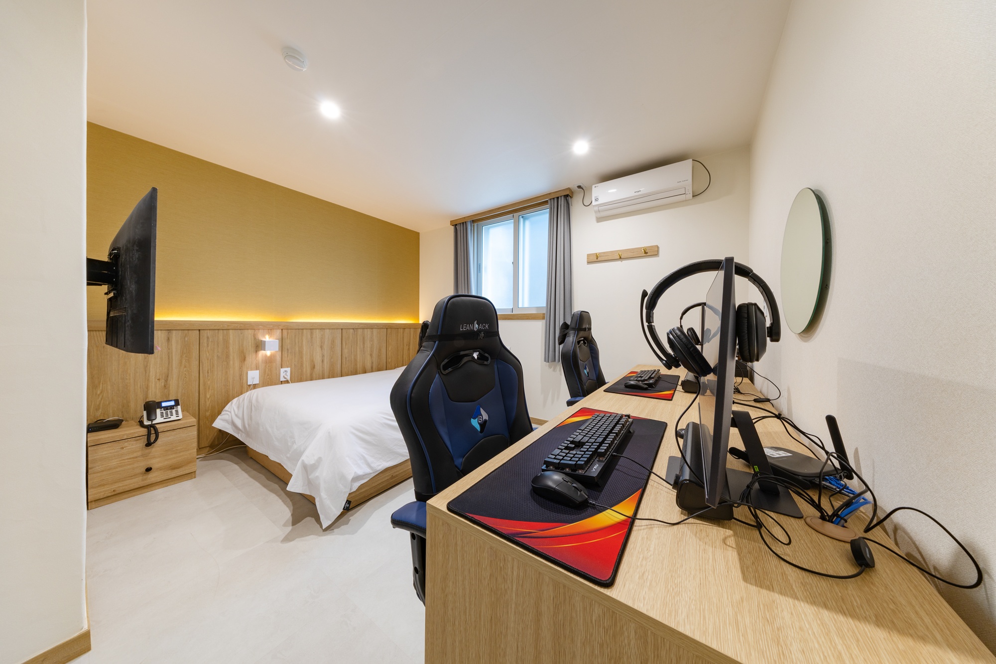 room detail thumbnail 0