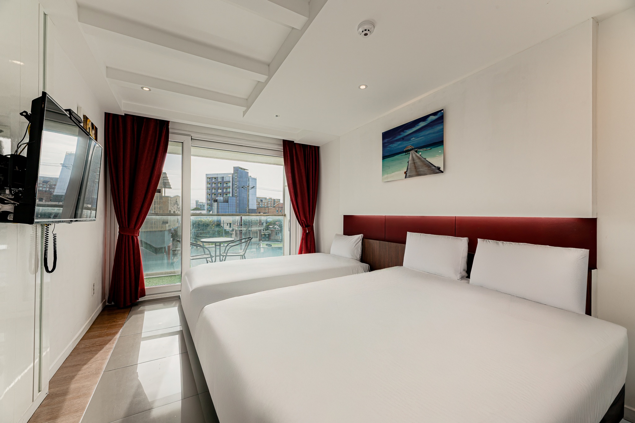 시티뷰 디럭스트윈(2인 조식 PKG★아메리카노1잔 무료 제공)