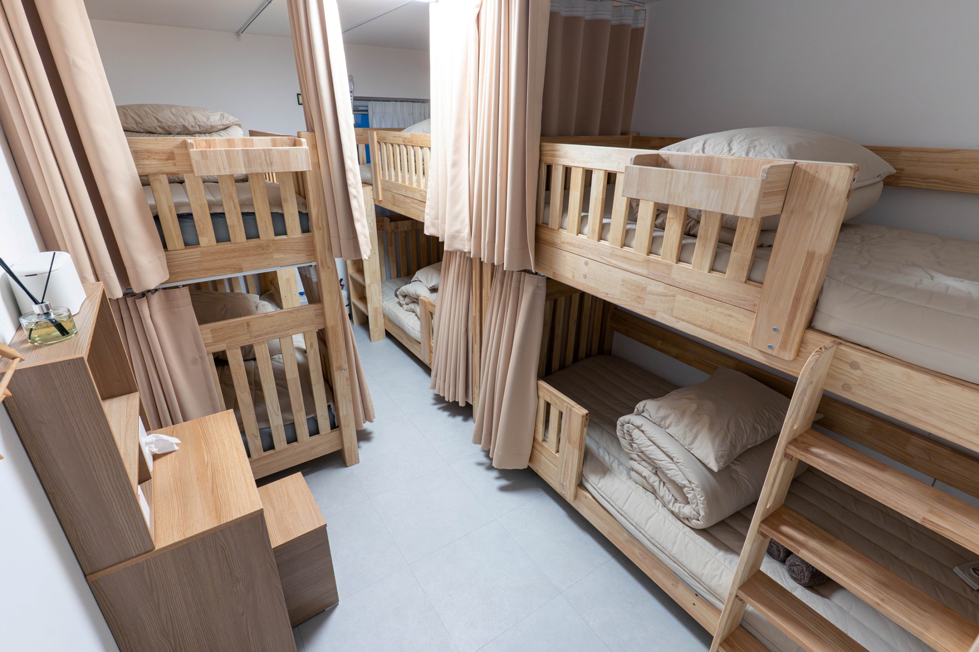 프리미엄 혼성6인도미토리(호텔급매트리스)랜덤배정 6(각각 다른 6인이 사용하는 객실입니다)