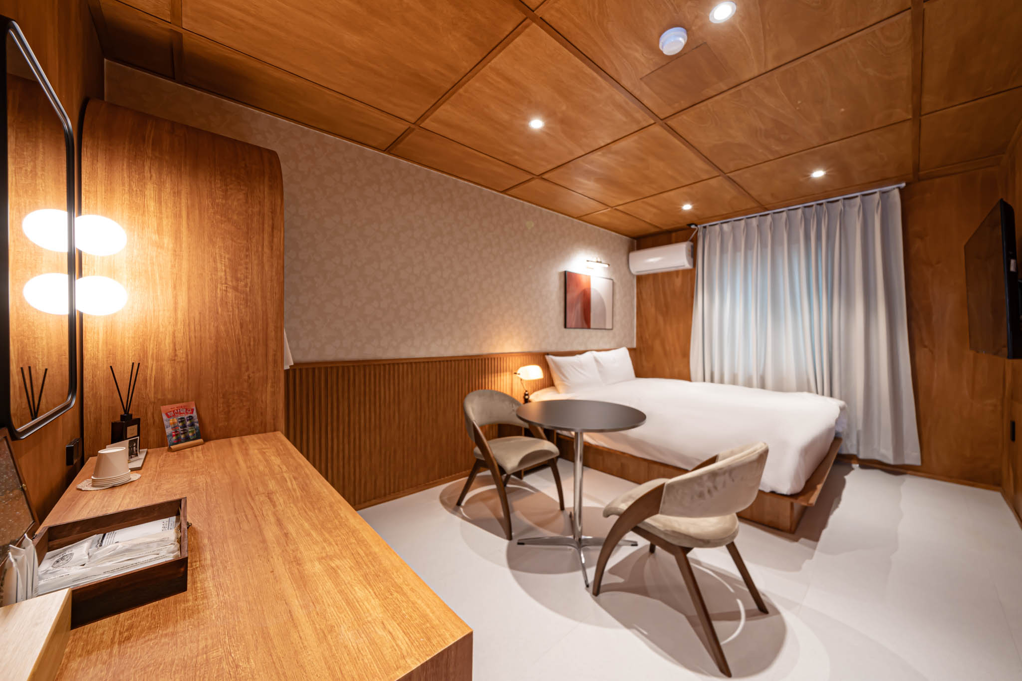 늦은입실 특가 TYBE-A(빔 프로젝터,넷플릭스,디즈니,왓차,유튜브,티빙 무료이용,욕조, 조식 X)