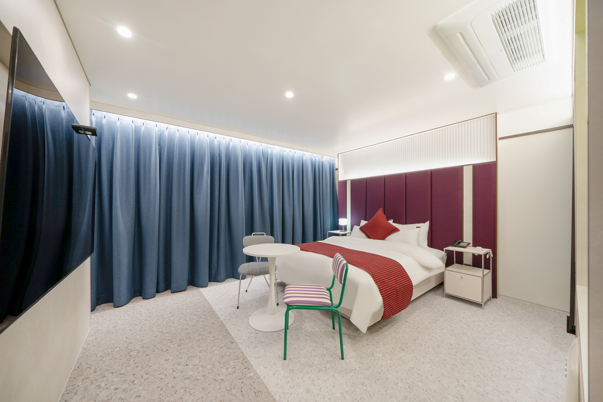 room detail thumbnail 0