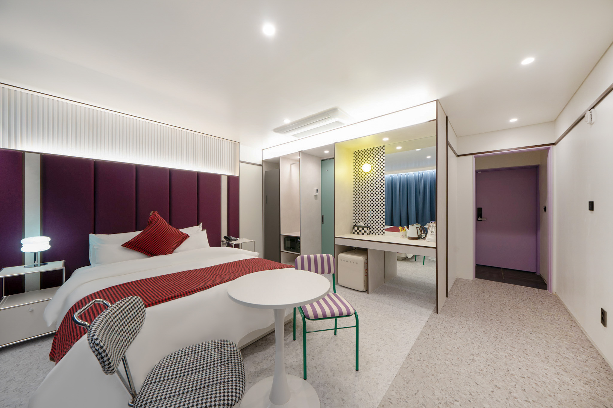 room detail thumbnail 1