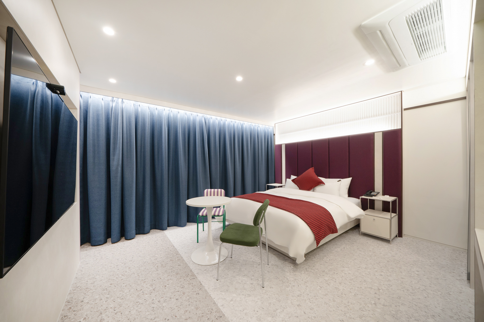 room detail thumbnail 0