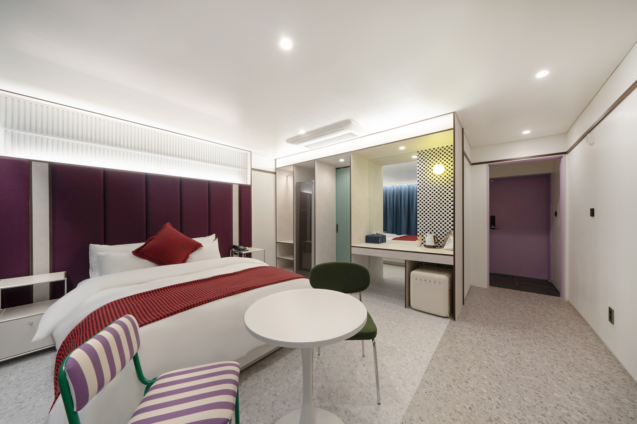 room detail thumbnail 1