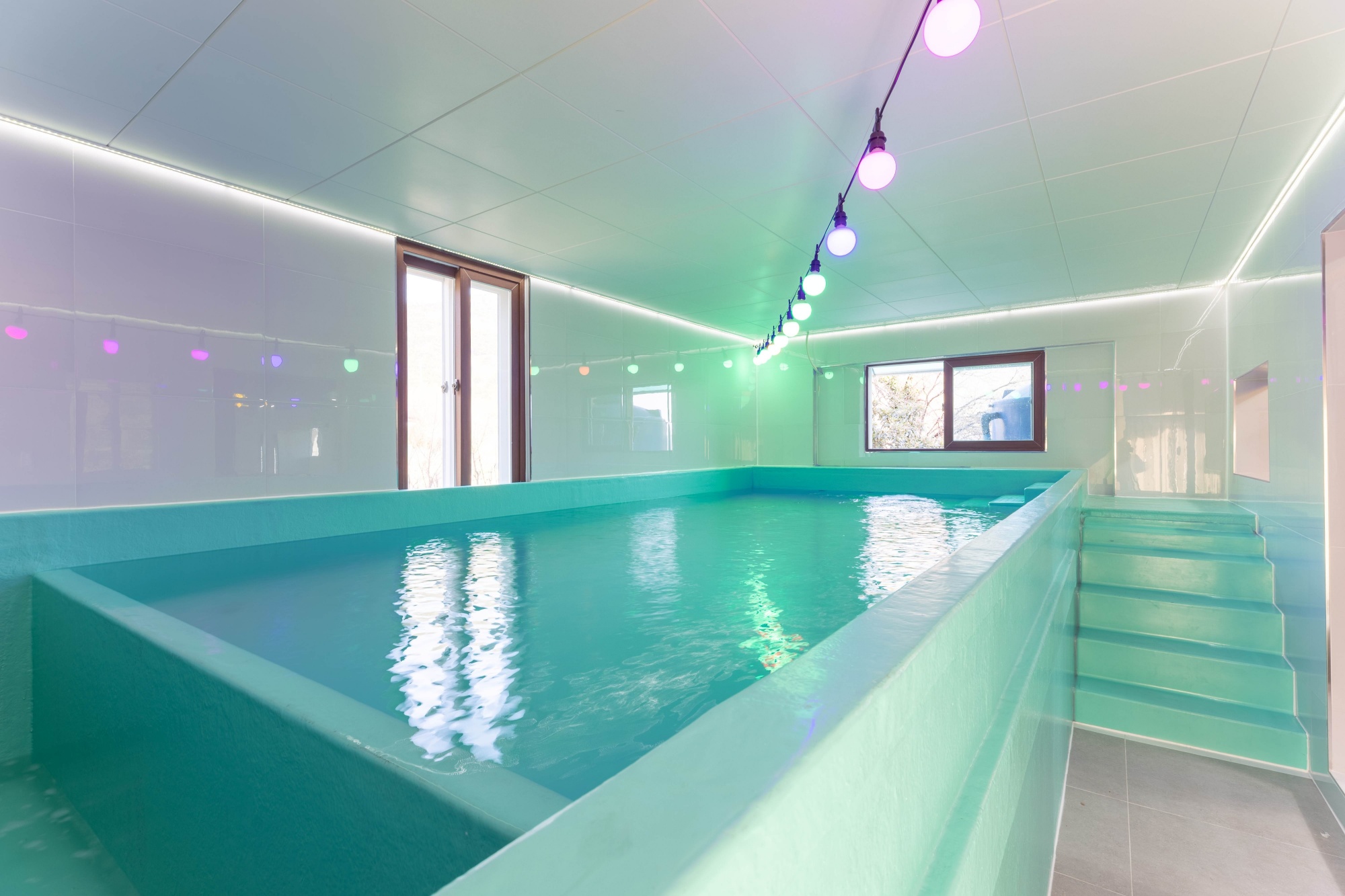 펜션 전체대여(객실4개+1층, 전화문의, 30731)