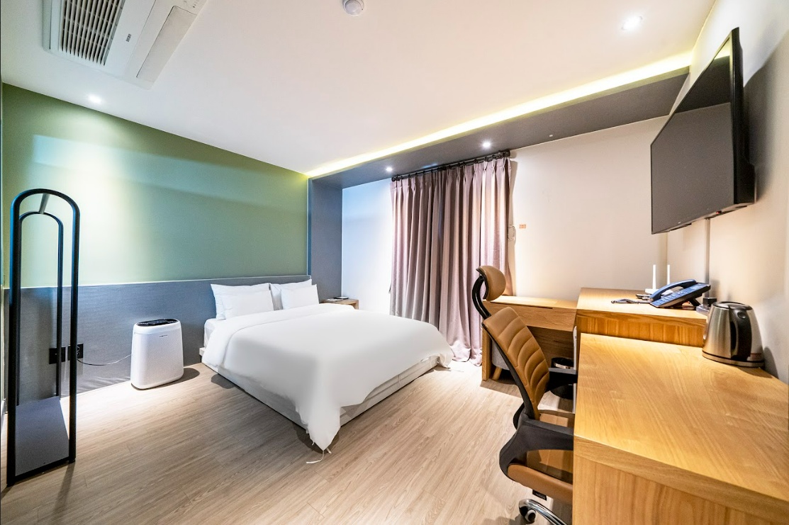 room detail thumbnail 0