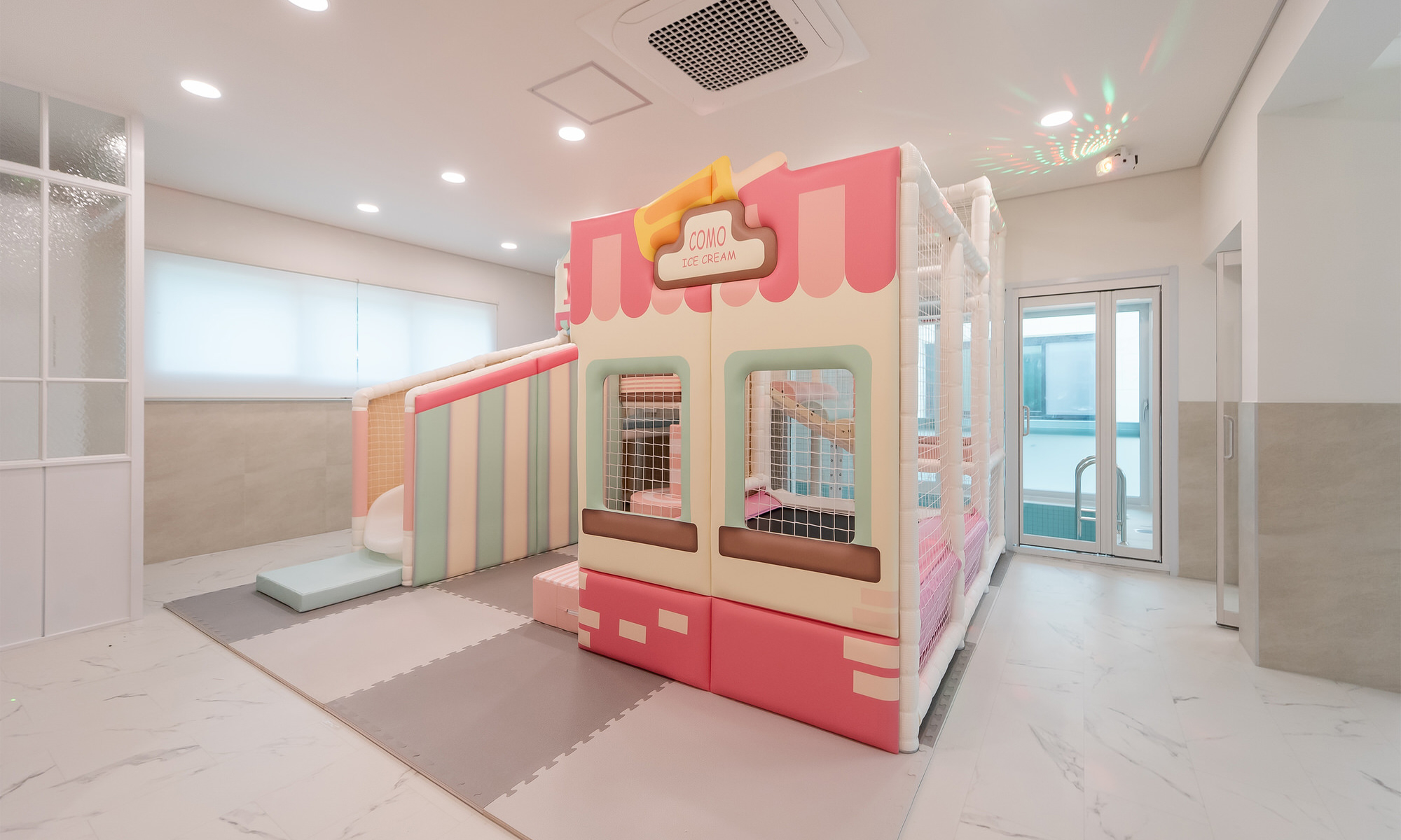 꼬모 C202 (투룸,거실1,욕실2)