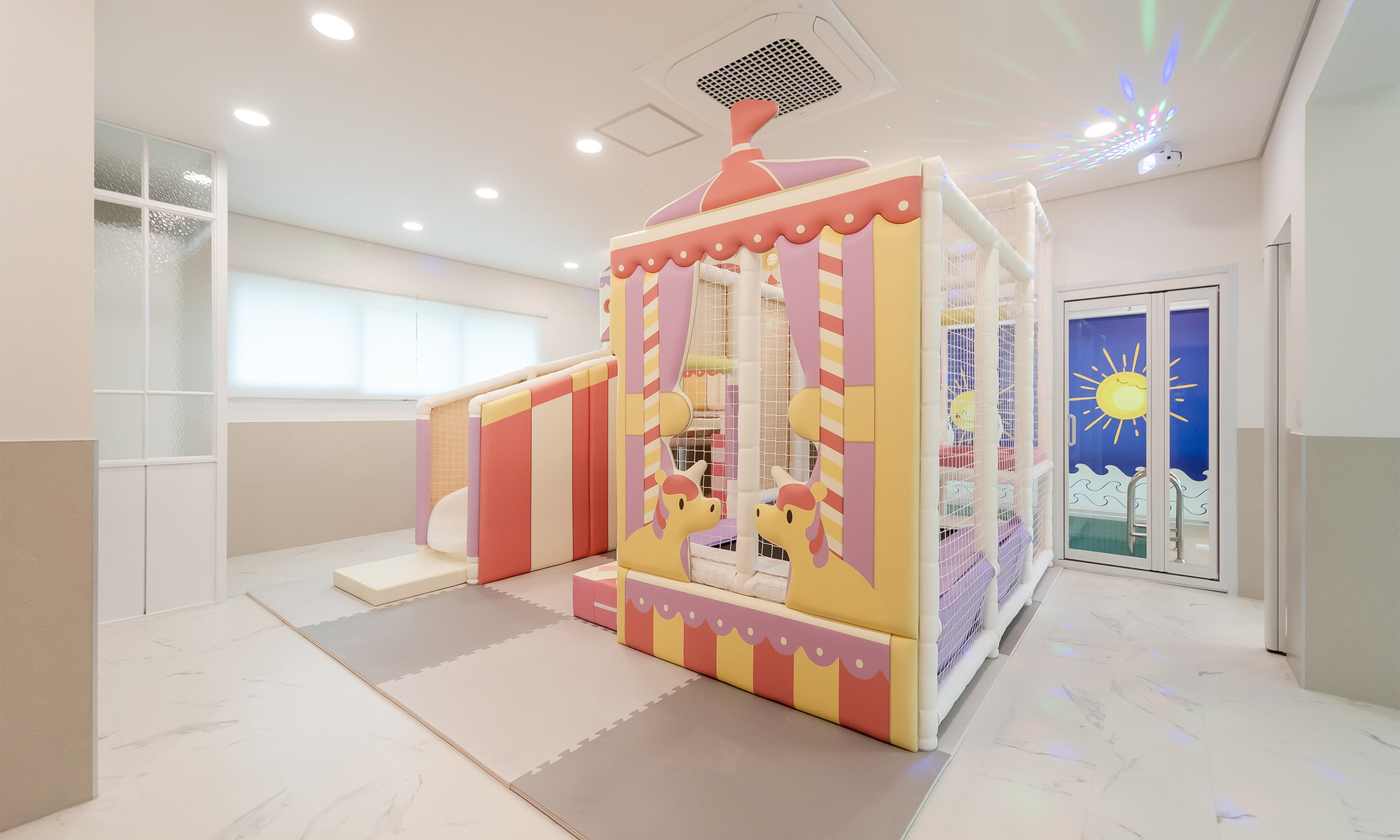 꼬모 C204 (투룸,거실1,욕실2)