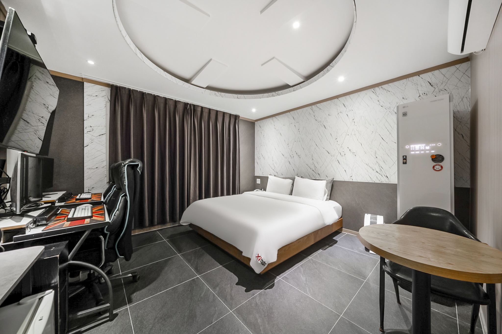 room detail thumbnail 0