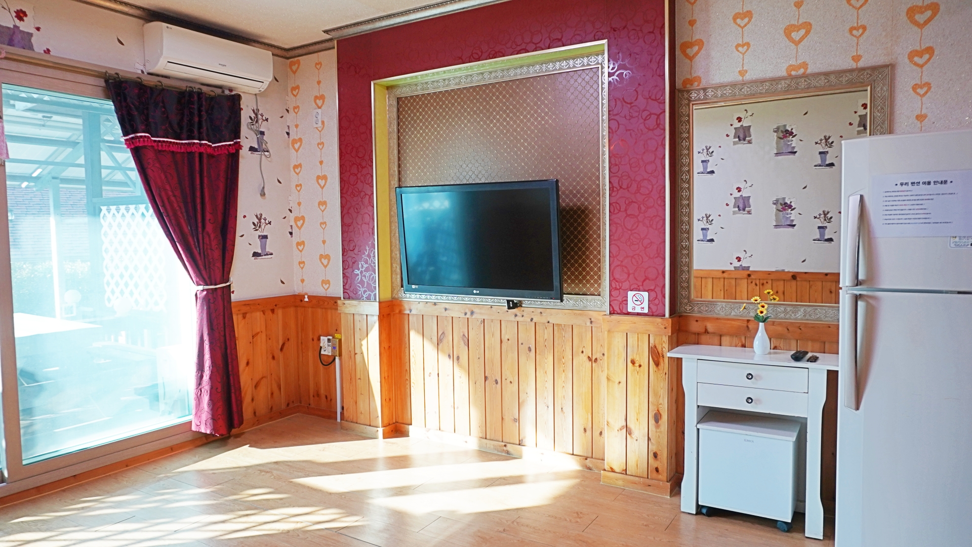 room detail thumbnail 1