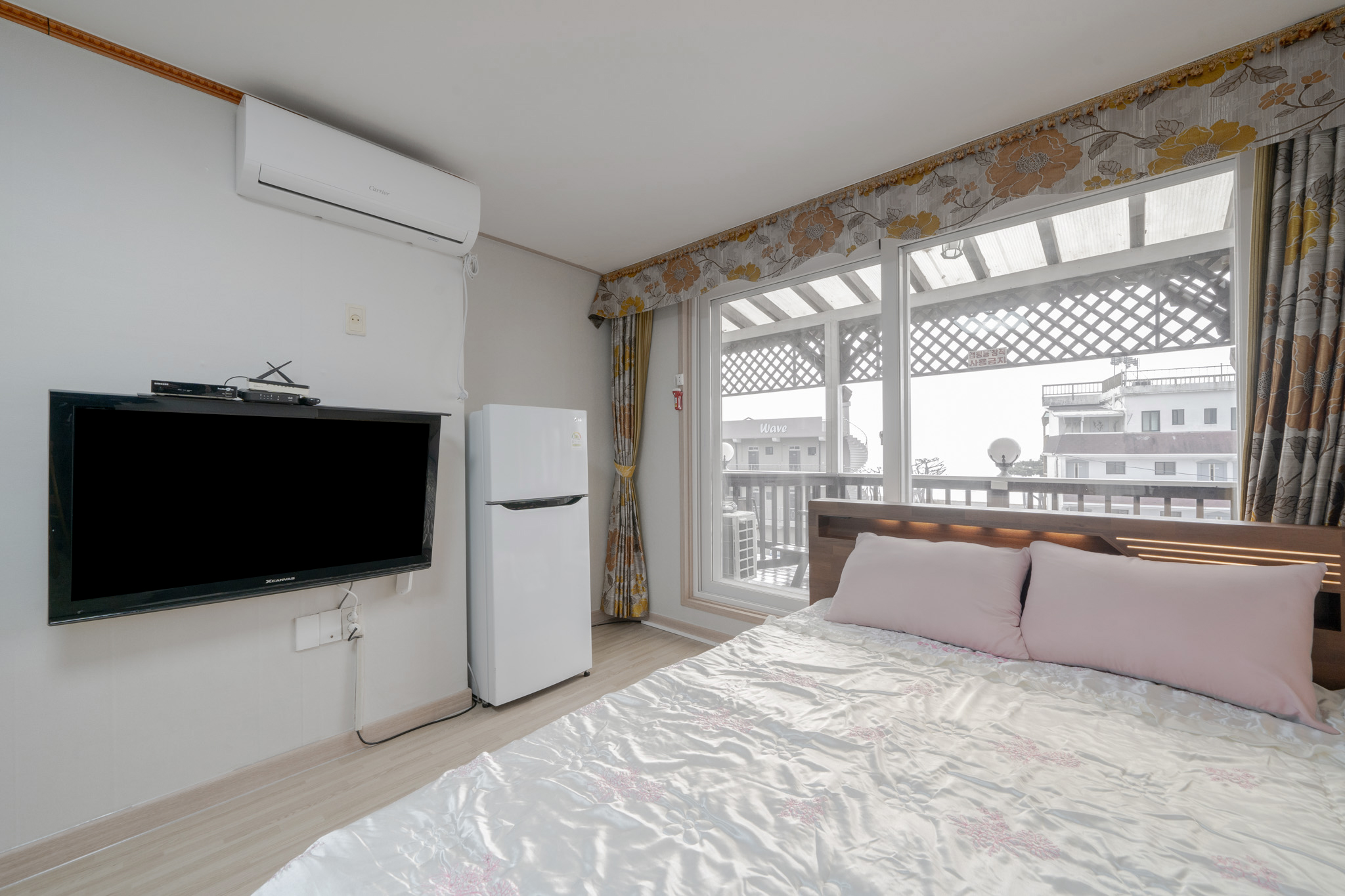 본관 203호(오션뷰 / 26년 2월 리모델링 객실)