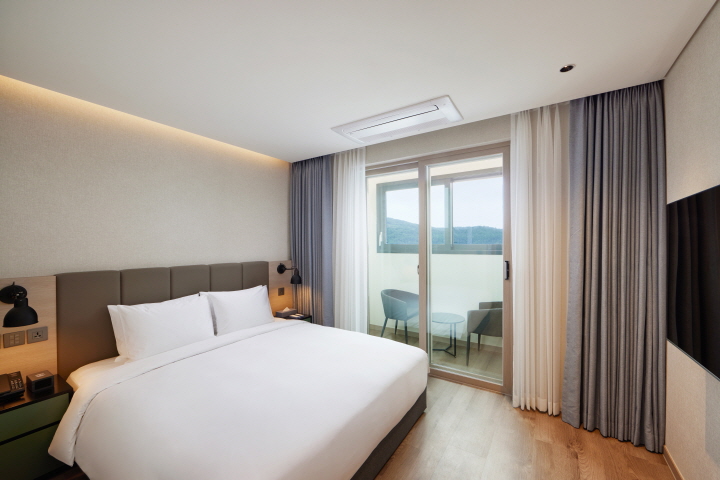 디럭스 킹 시티(2인 조식포함)