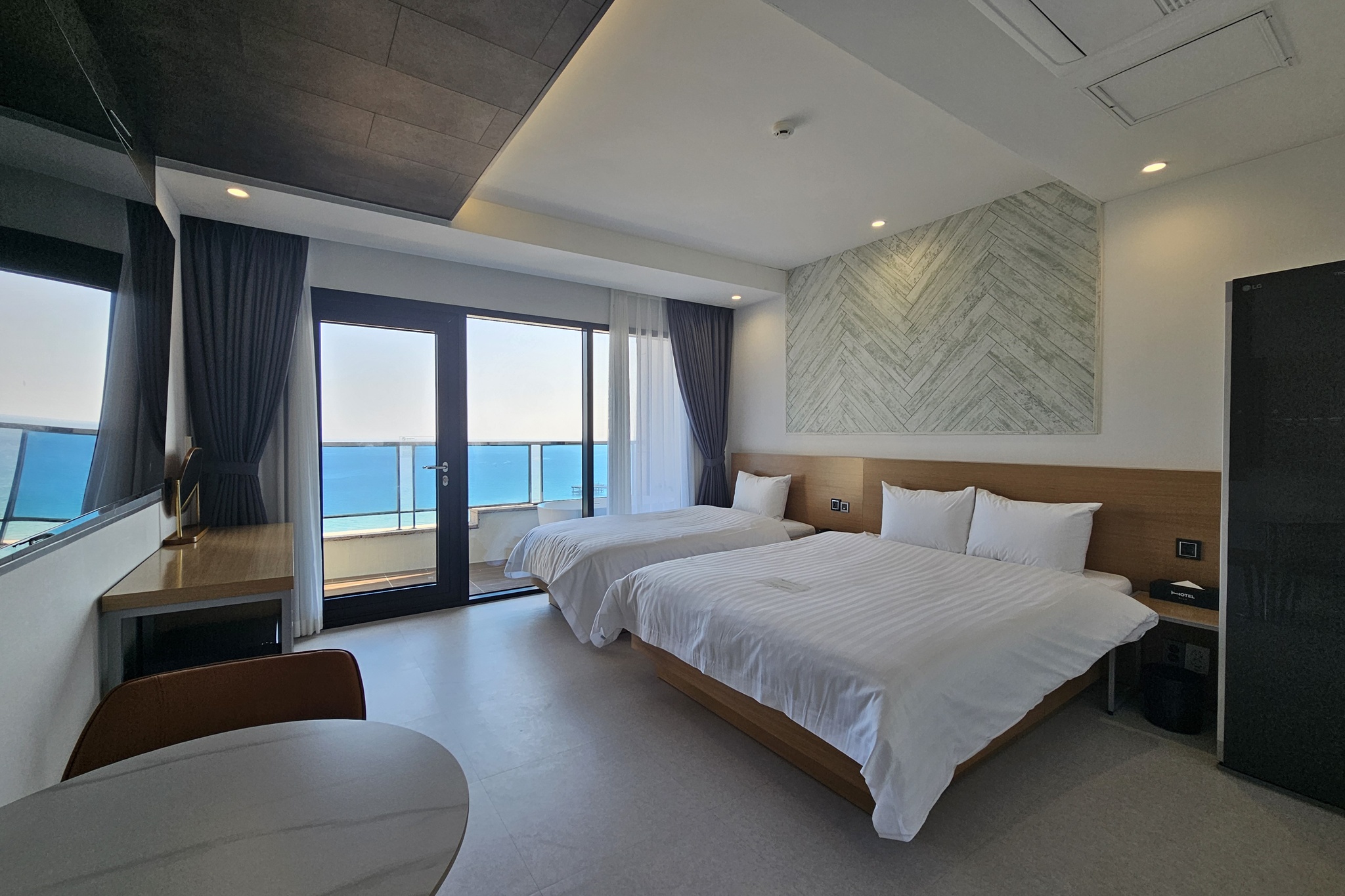 디럭스 트윈 오션(12평ㅣ고층 파노라마 오션뷰ㅣ야외테라스+실외욕조) 주중조식