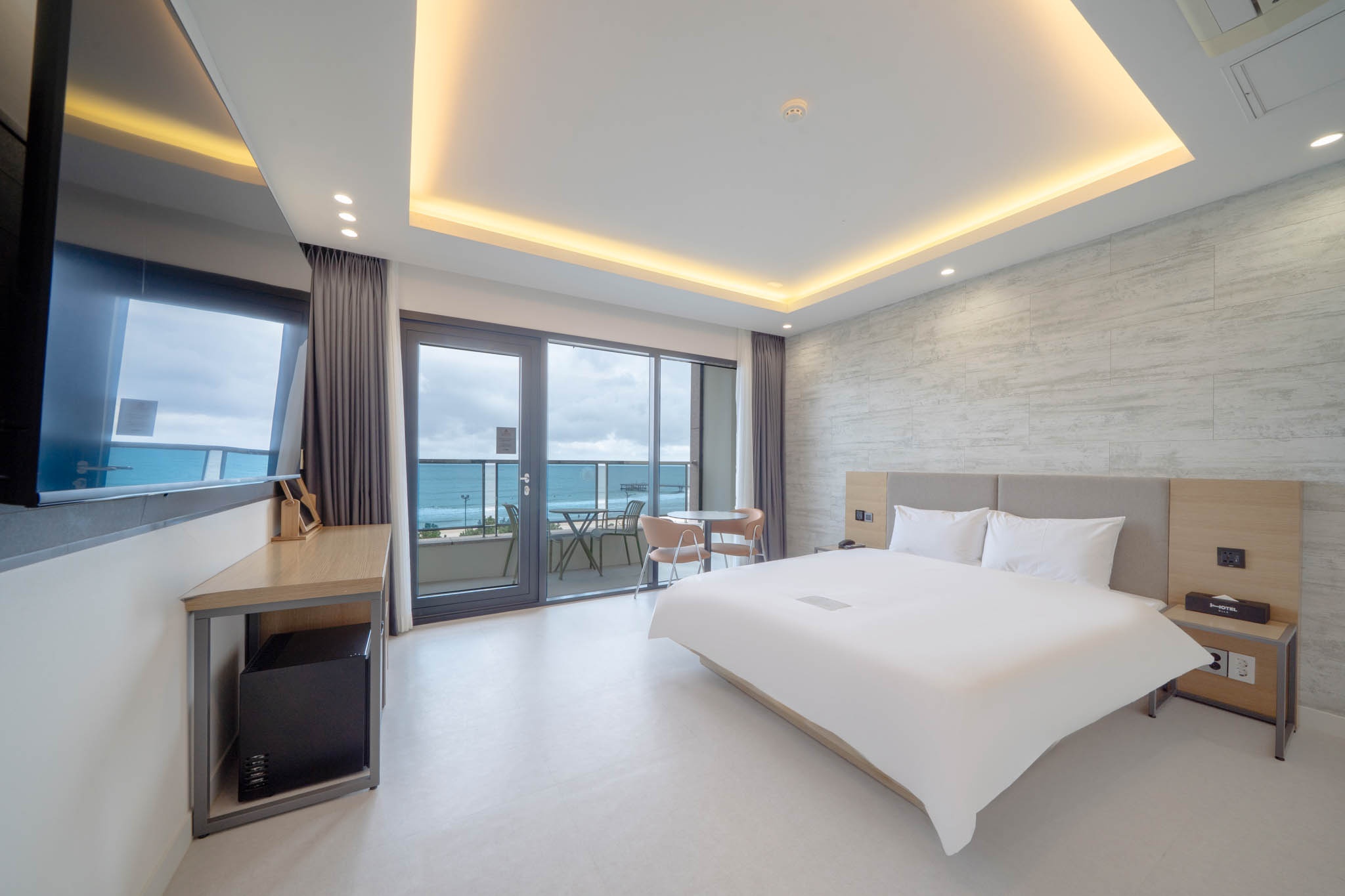 슈페리어 더블 오션(리뉴얼 객실ㅣ12평ㅣ파노라마 오션뷰ㅣ야외테라스+실내욕조) 주중조식