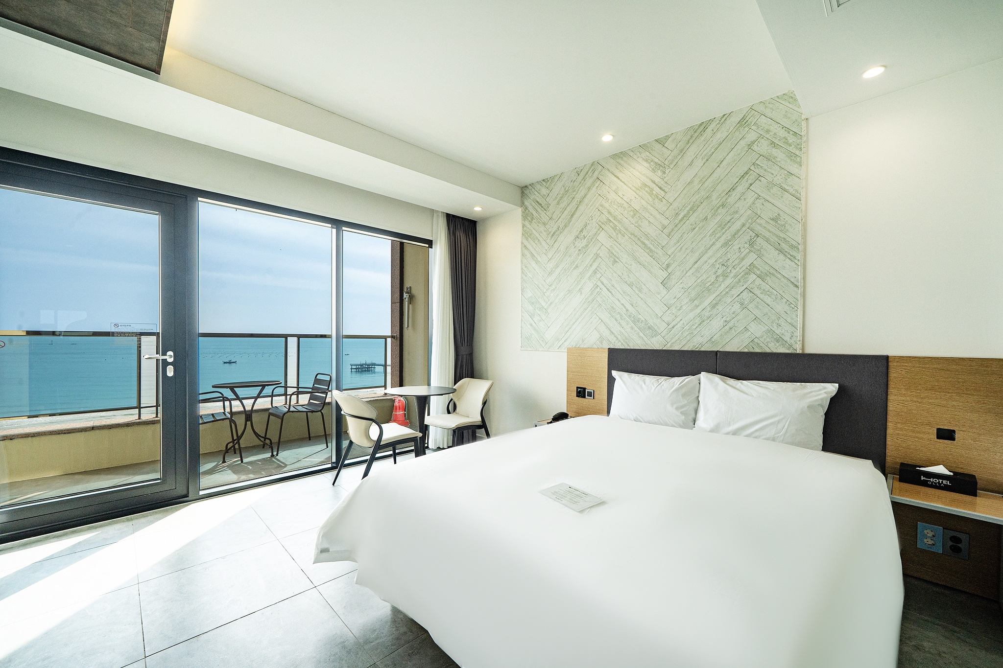 디럭스 더블 오션(12평ㅣ파노라마 오션뷰ㅣ야외테라스+실내욕조) 주중조식