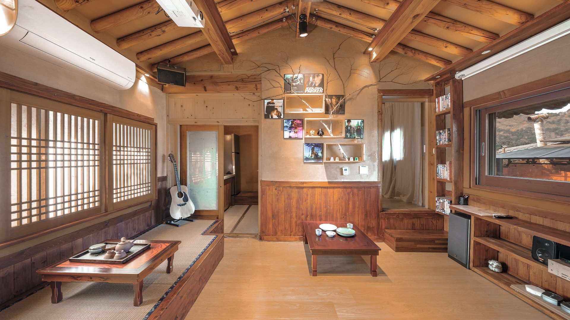 room detail thumbnail 1