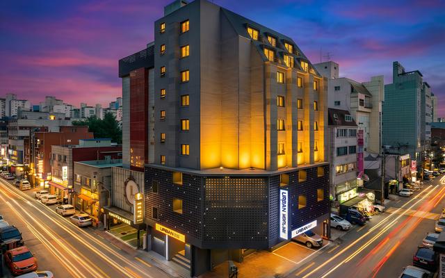 신촌 URBAN HOTEL&PLAY 신촌직영점