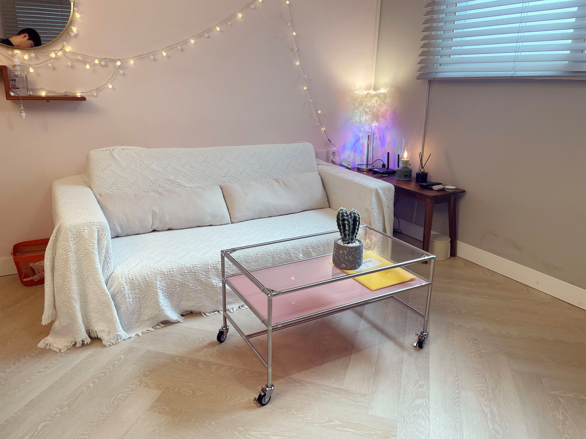 room detail thumbnail 2