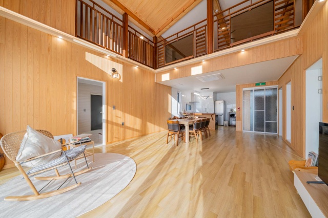 room detail thumbnail 2