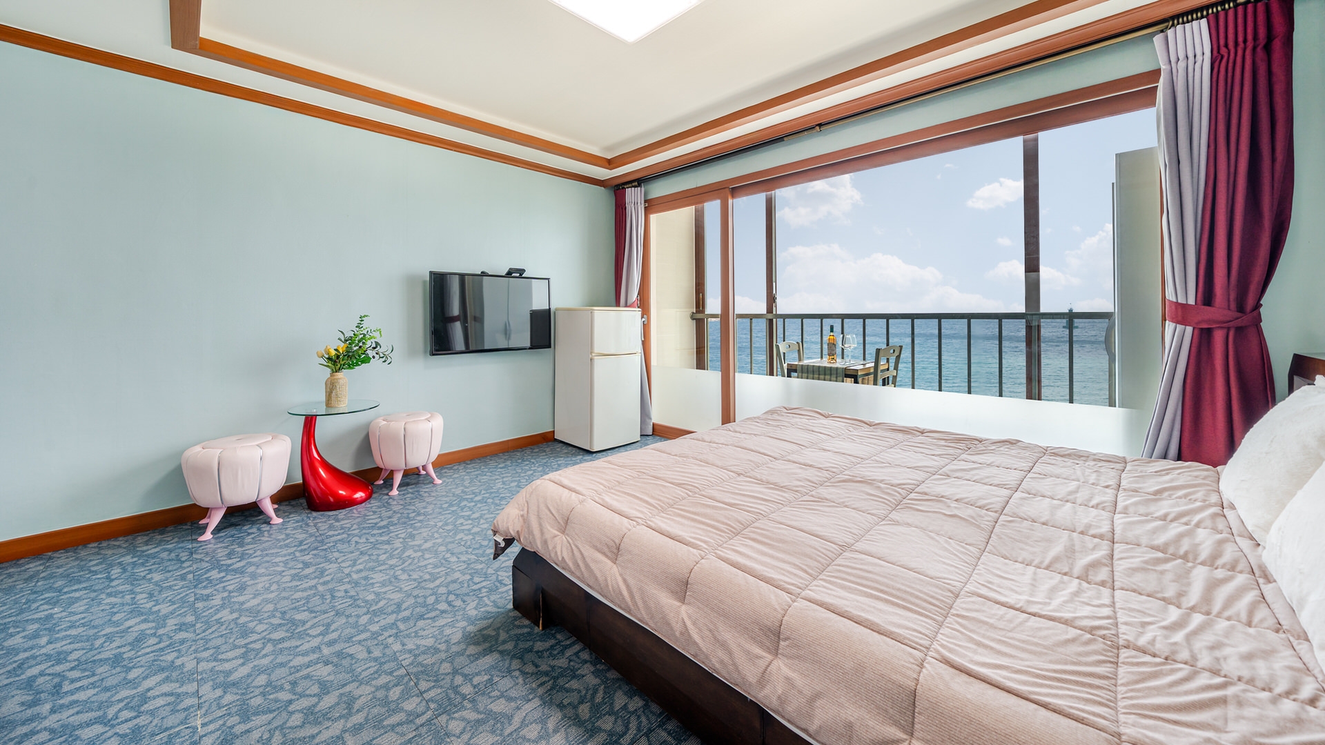 room detail thumbnail 2