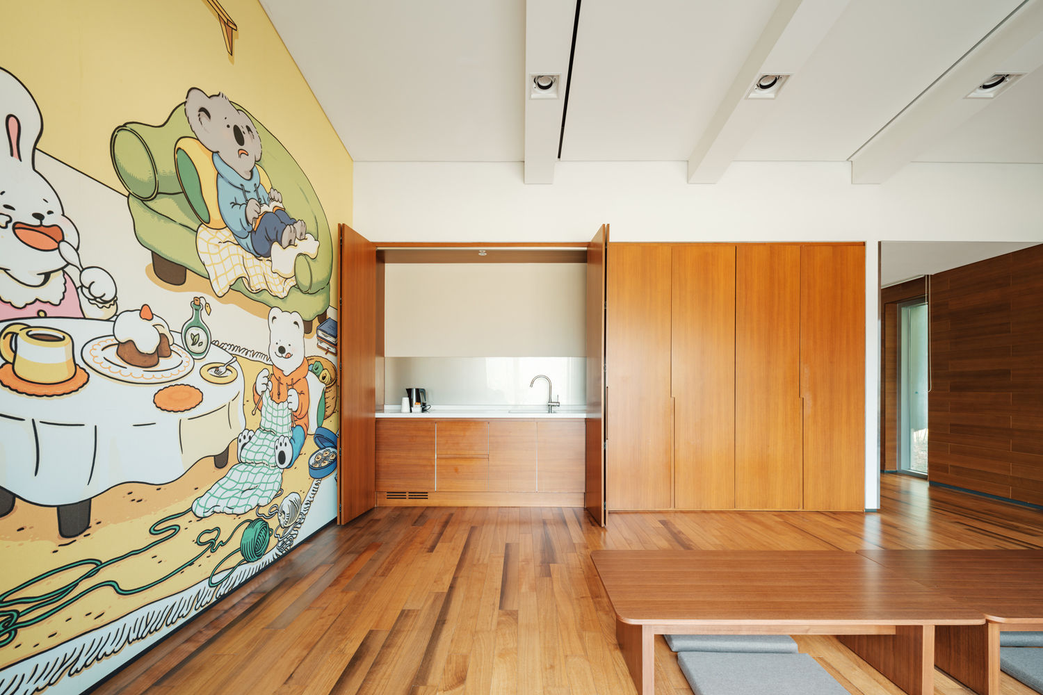 room detail thumbnail 2