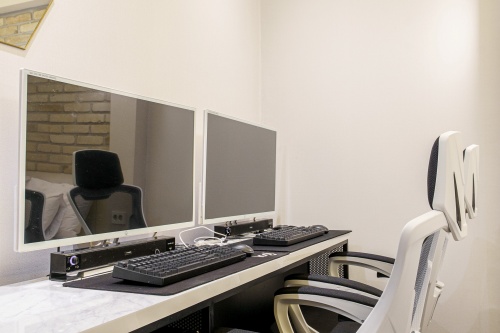 room detail thumbnail 2