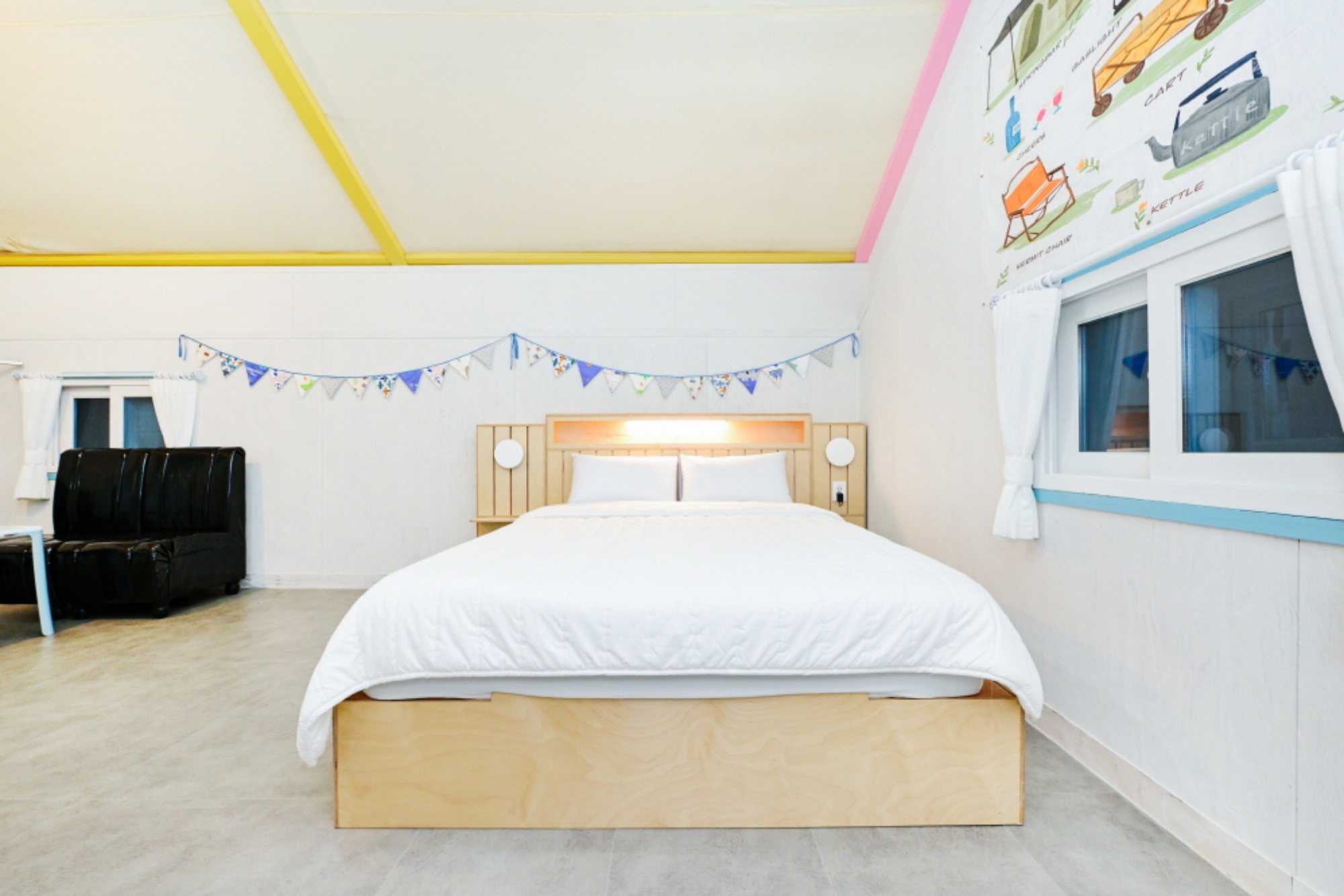 room detail thumbnail 2