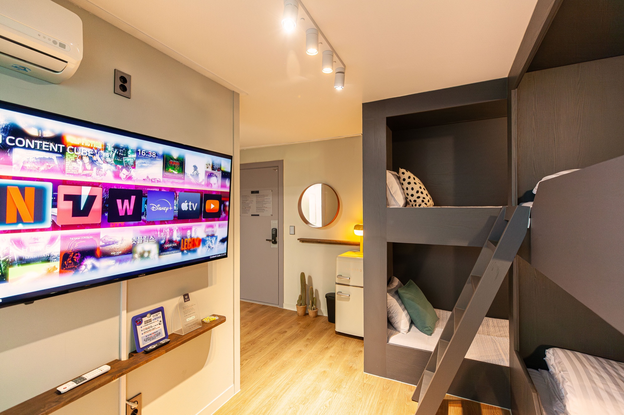 room detail thumbnail 0