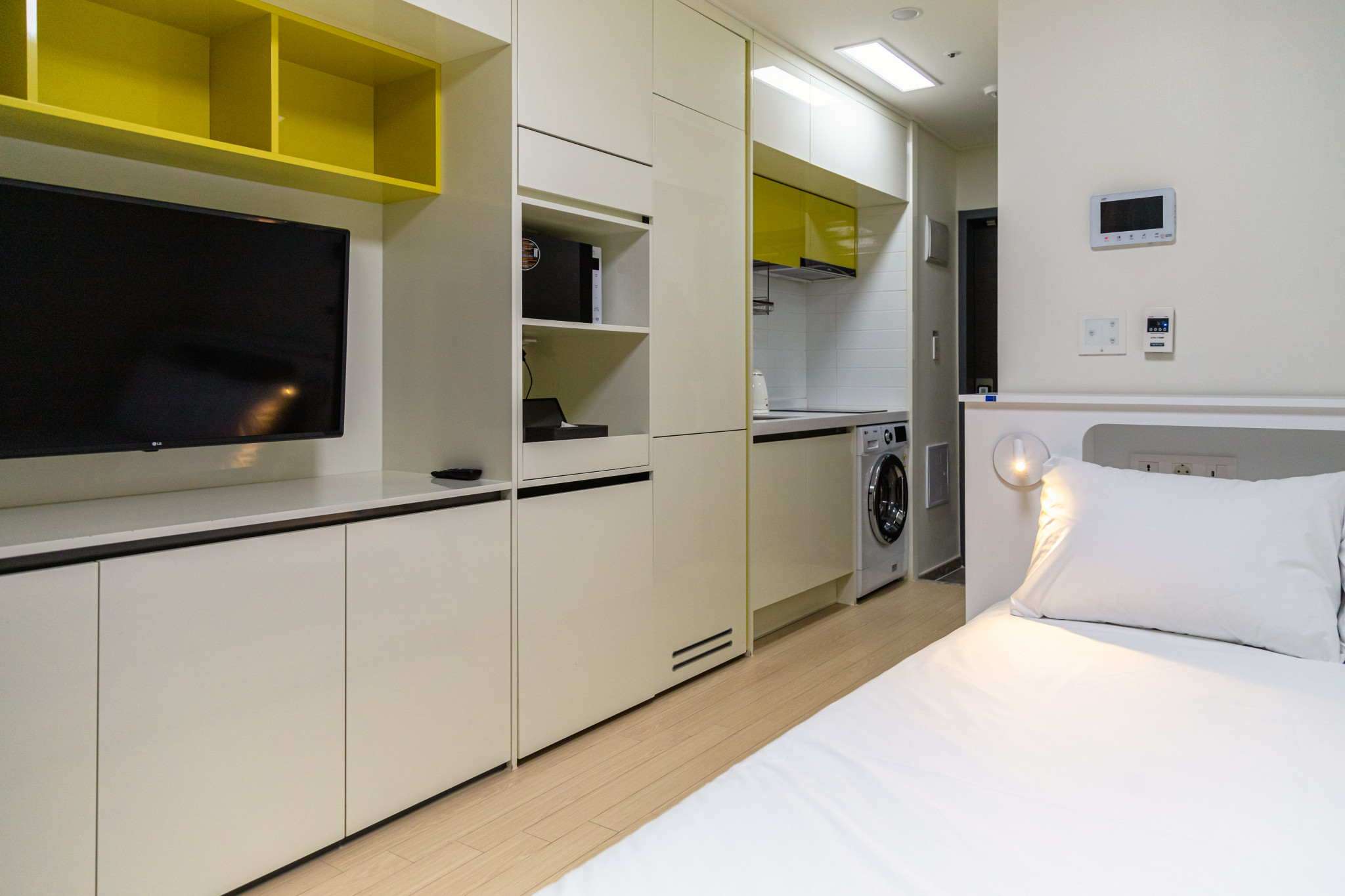room detail thumbnail 0