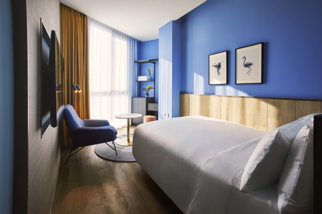 room detail thumbnail 1