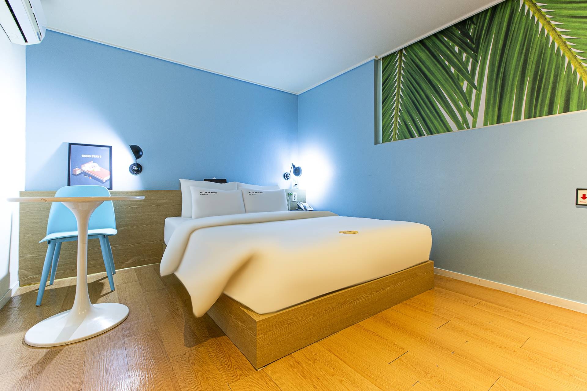 room detail thumbnail 0