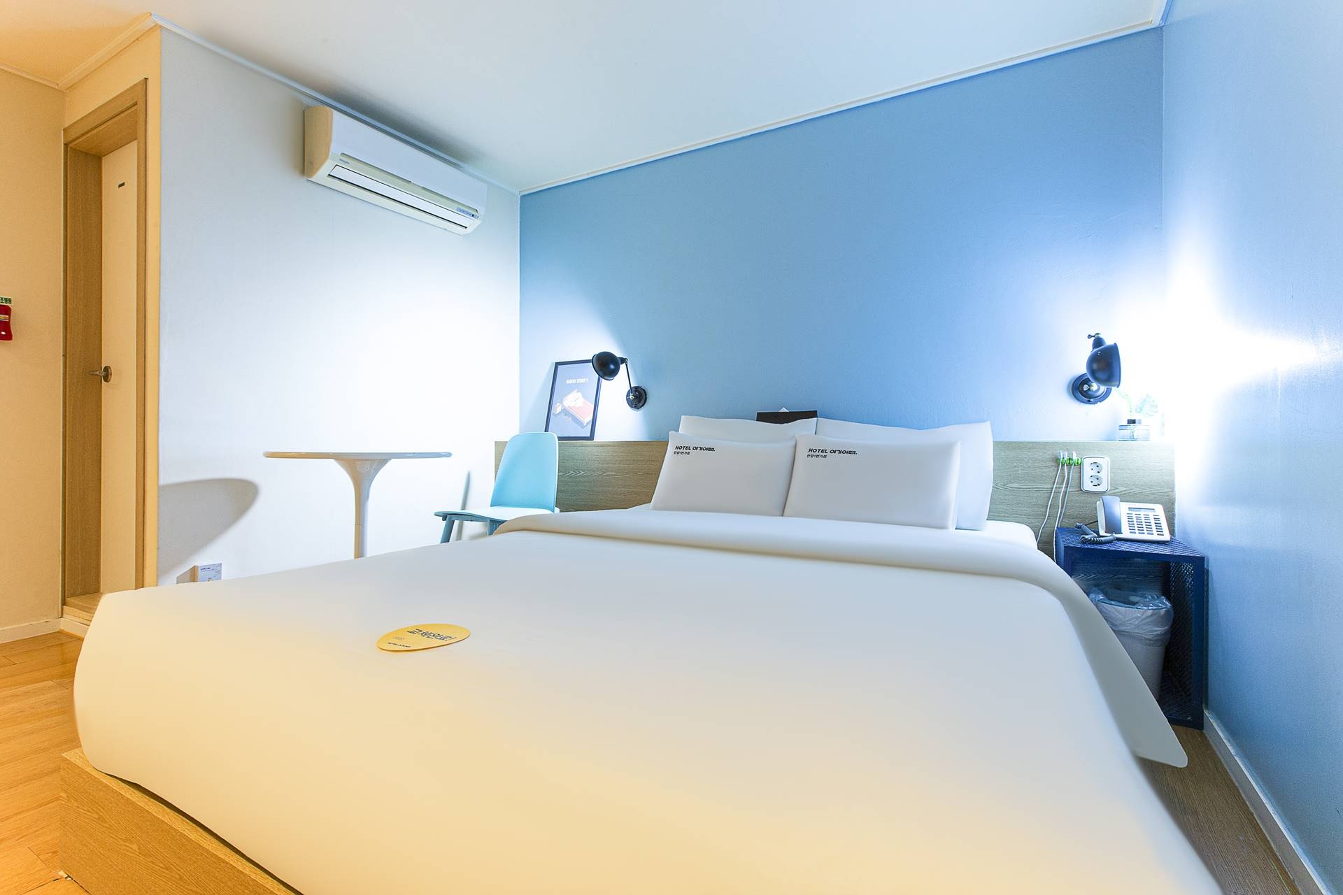 room detail thumbnail 1