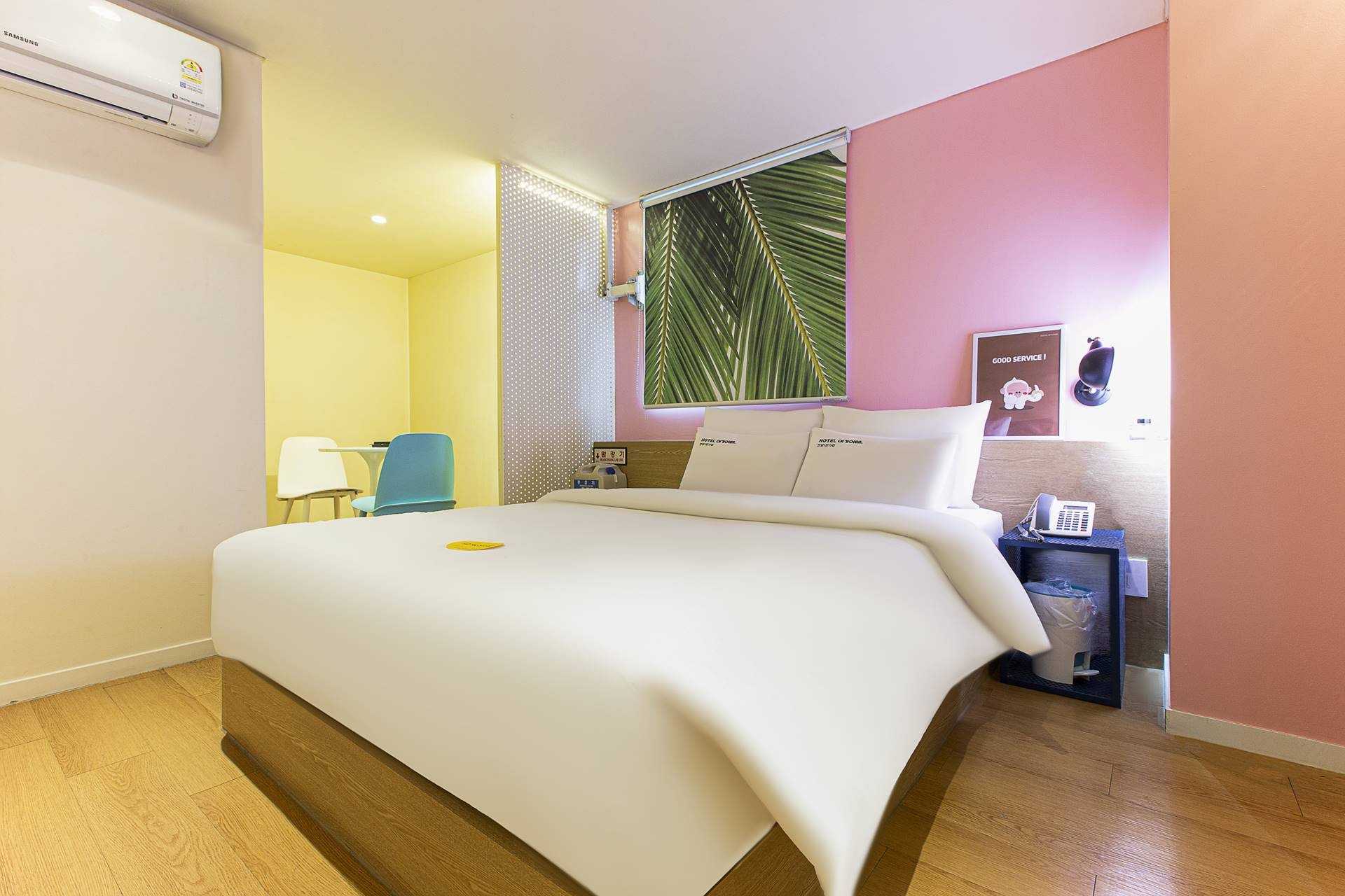 room detail thumbnail 1