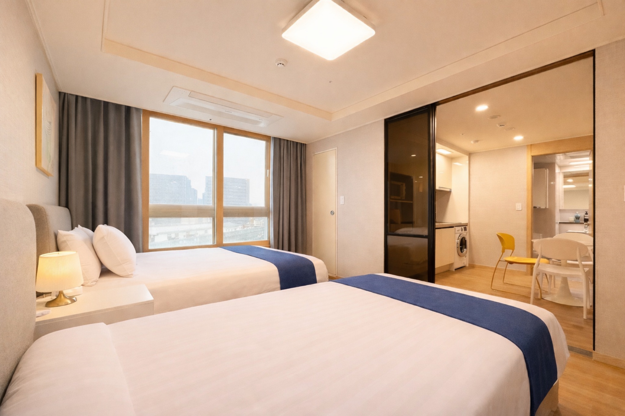 room detail thumbnail 2