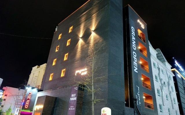 청주 호텔 페르소나