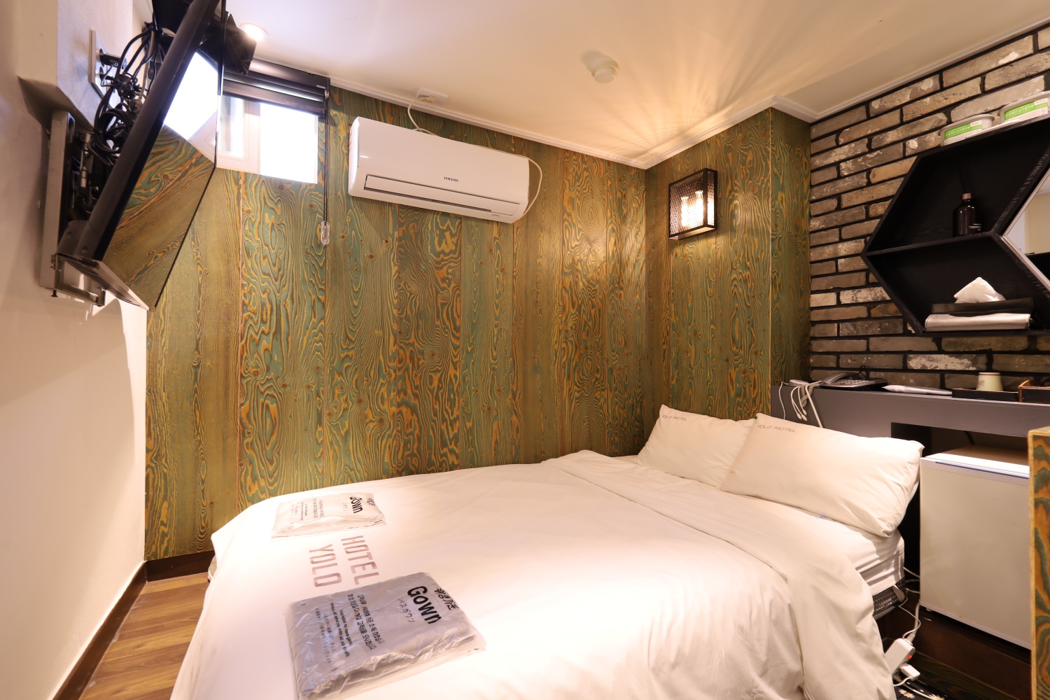 room detail thumbnail 0