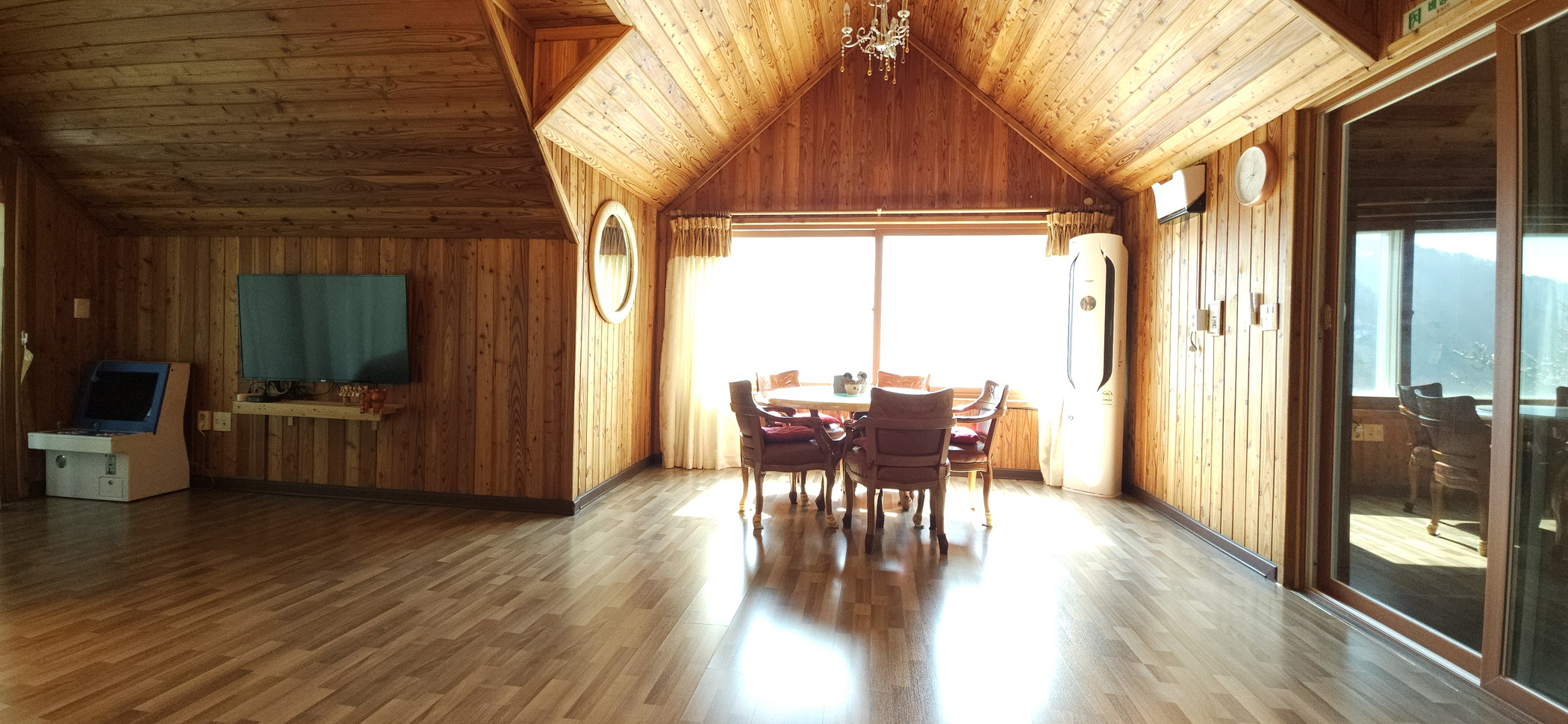 room detail thumbnail 0