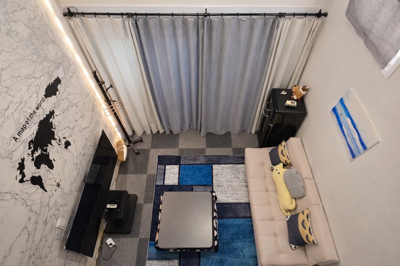 room detail thumbnail 1