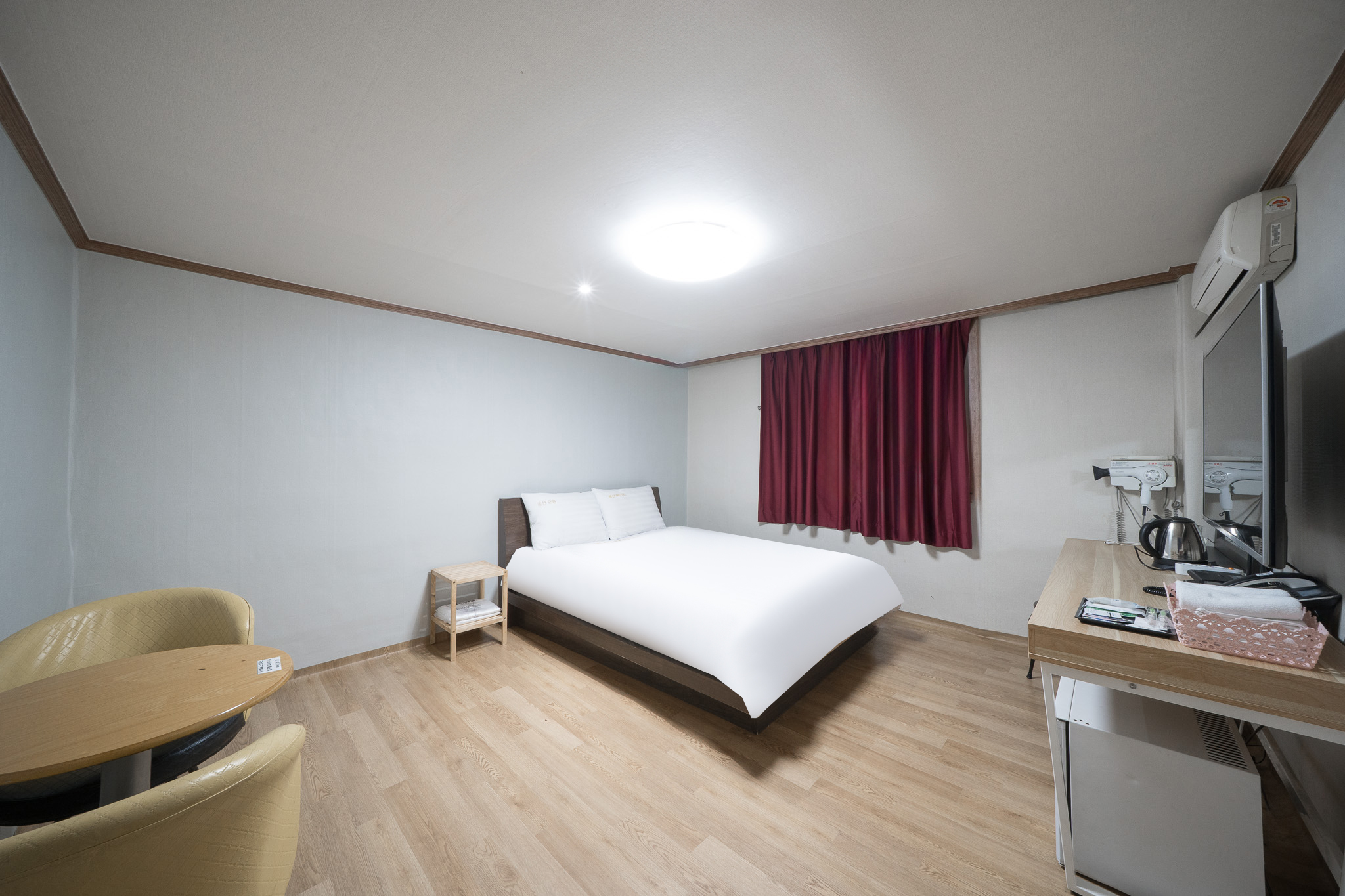 room detail thumbnail 0