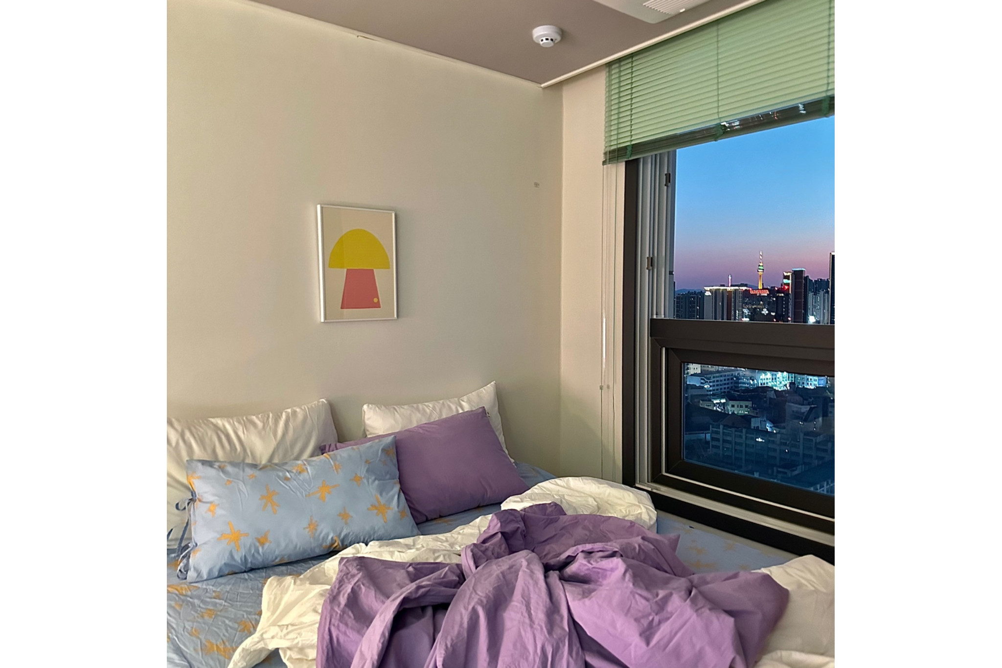 room detail thumbnail 2