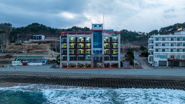 https://yaimg.yanolja.com/v5/2026/03/10/09/69afddc74885b2.84619512.jpg