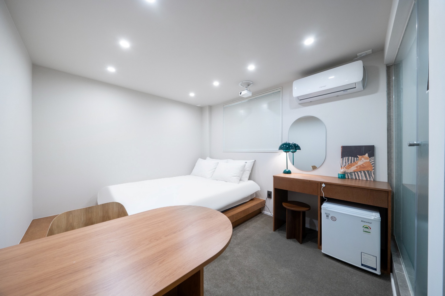 room detail thumbnail 0