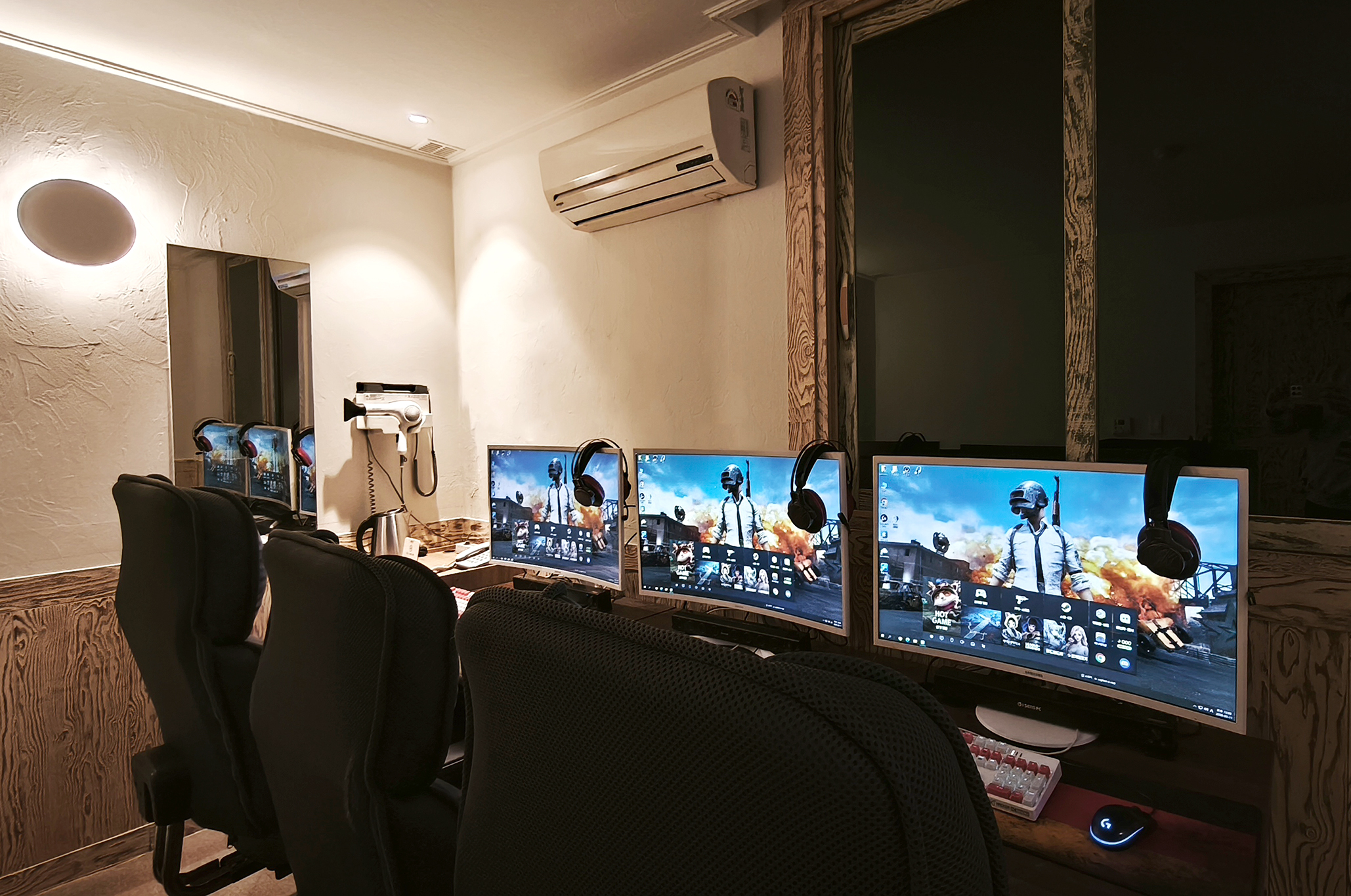 room detail thumbnail 2