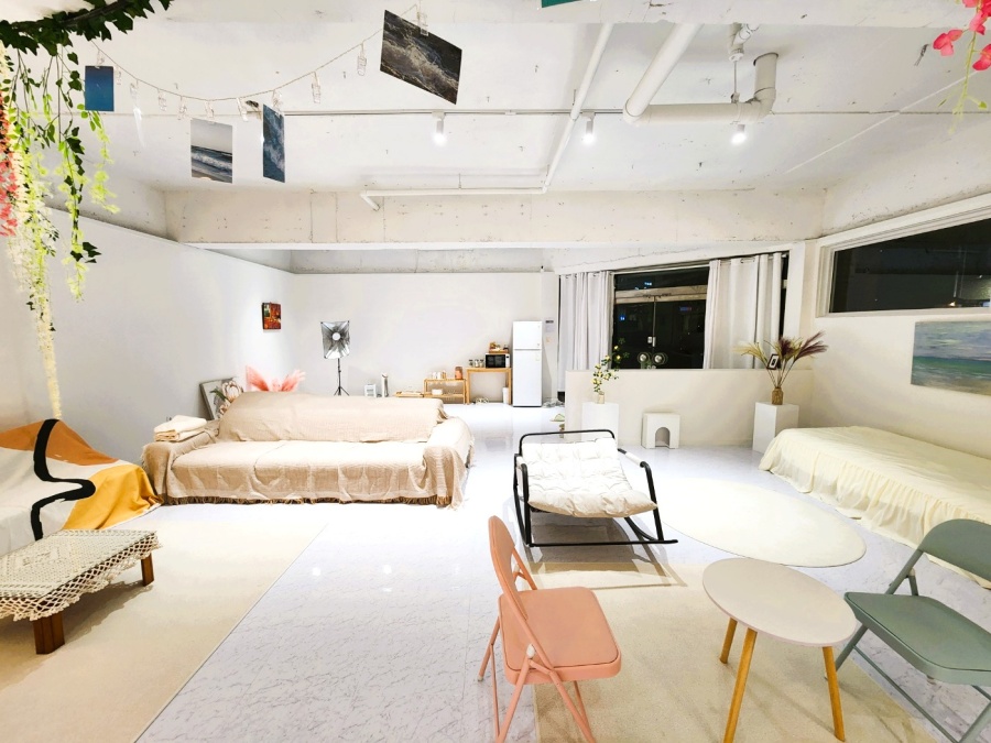 room detail thumbnail 2