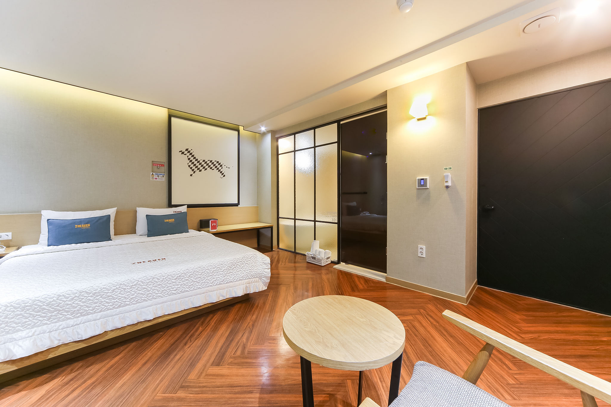 7시간 대실(넷플릭스 시청가능(프론트문의), 호텔식 린넨관리,그린존 살균방역,욕조완비)