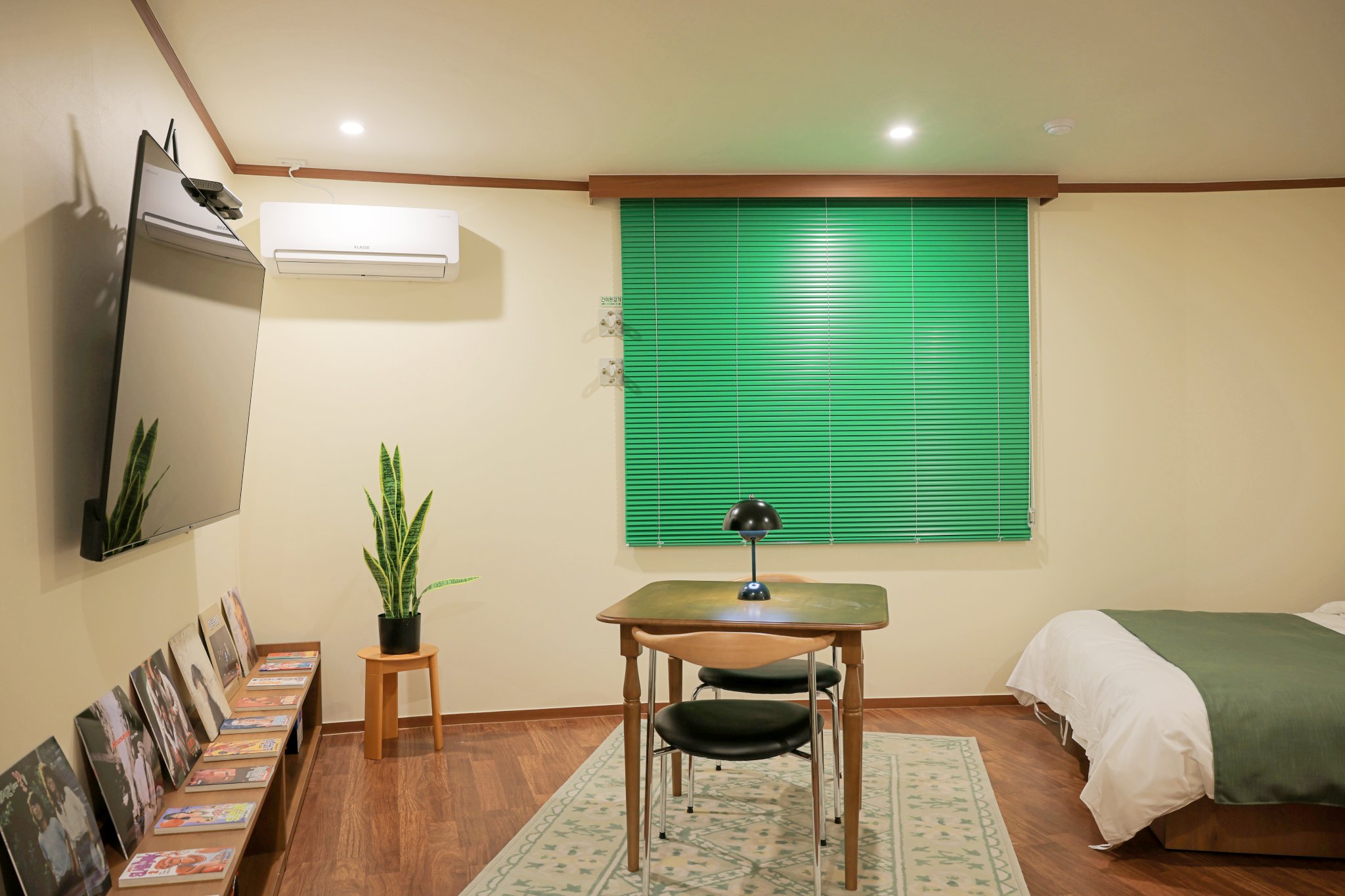 room detail thumbnail 0