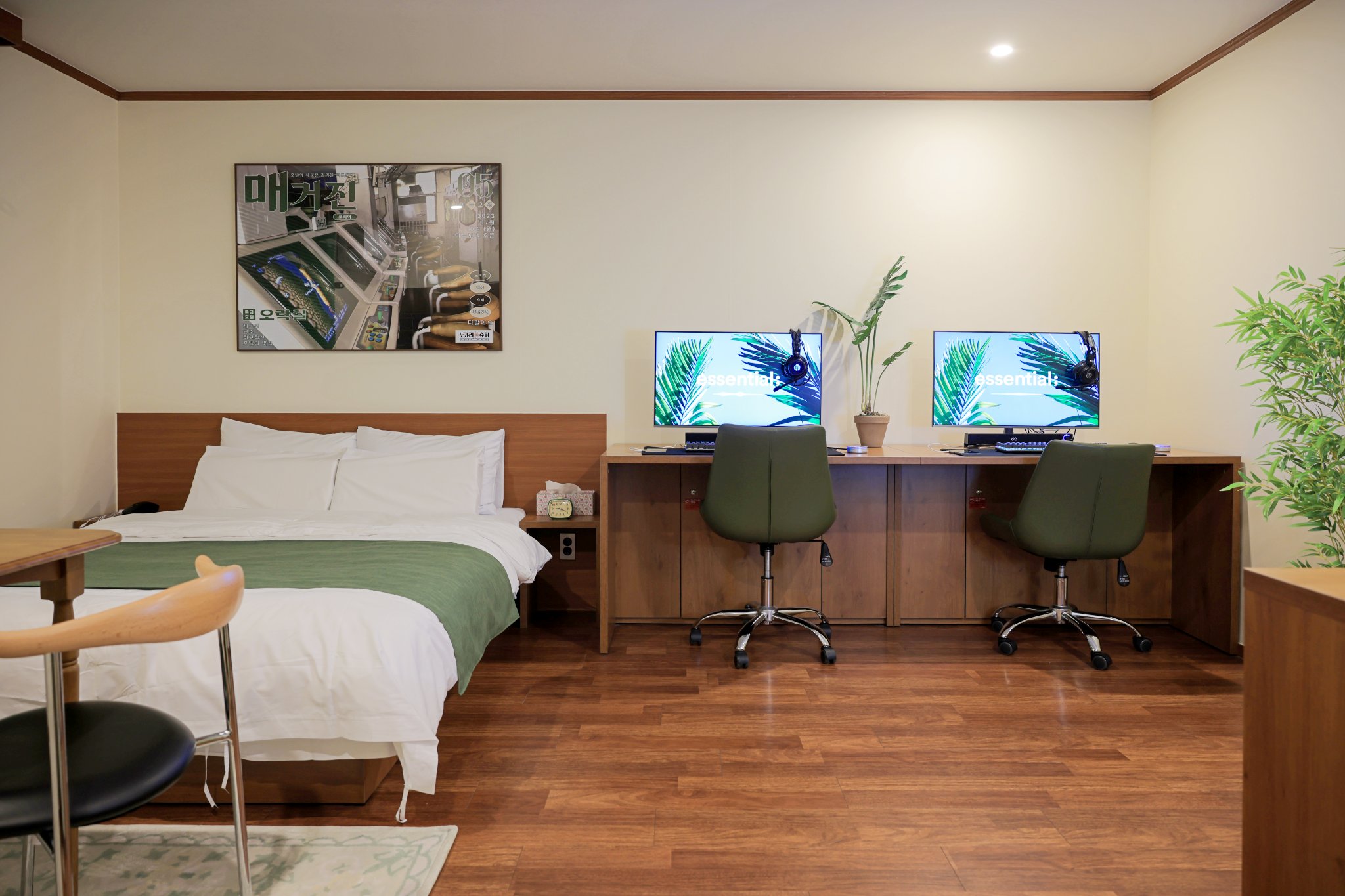 room detail thumbnail 0