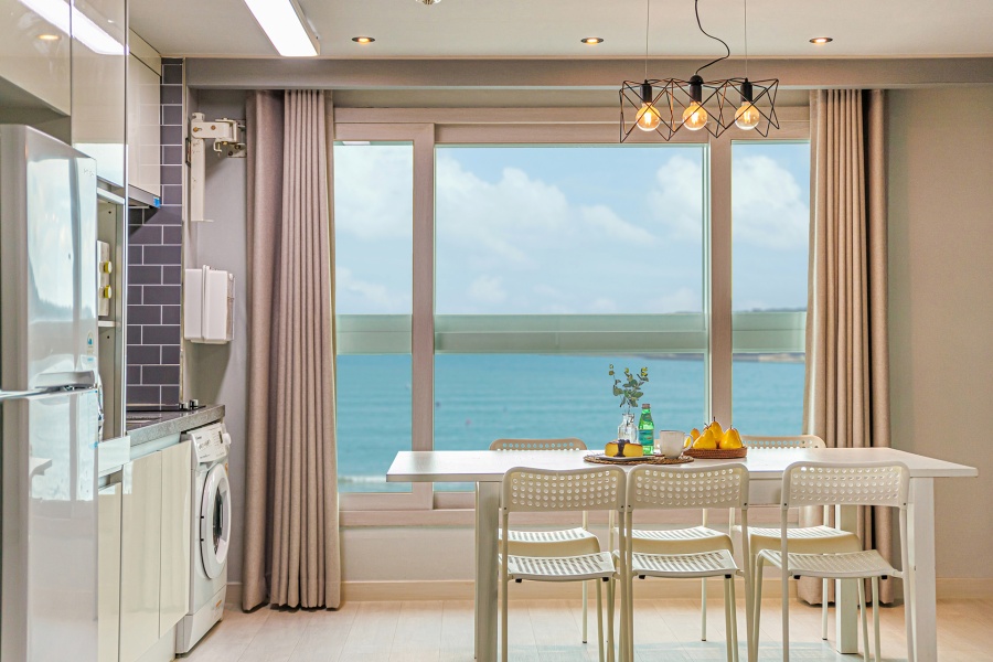 원베드 탑 스위트(2인 전용)-해변까지 10초(금연, 취사가능, 조용한 숙소, 개인 아이디 OTT)