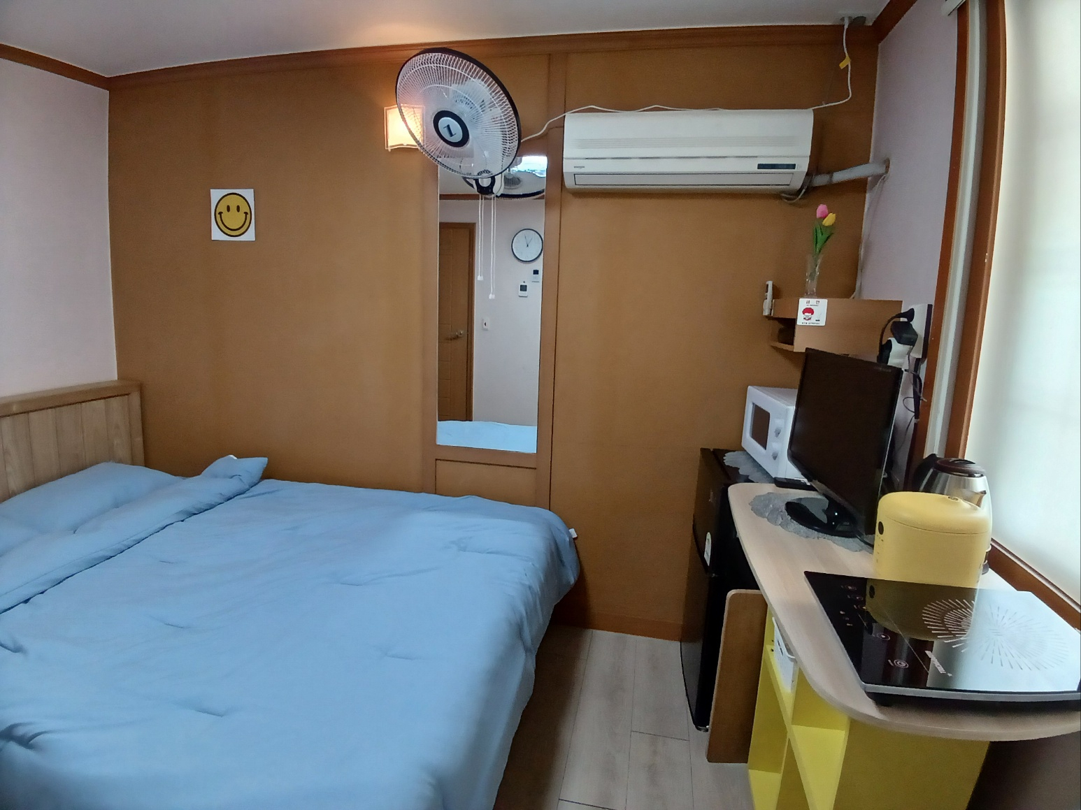 room detail thumbnail 1