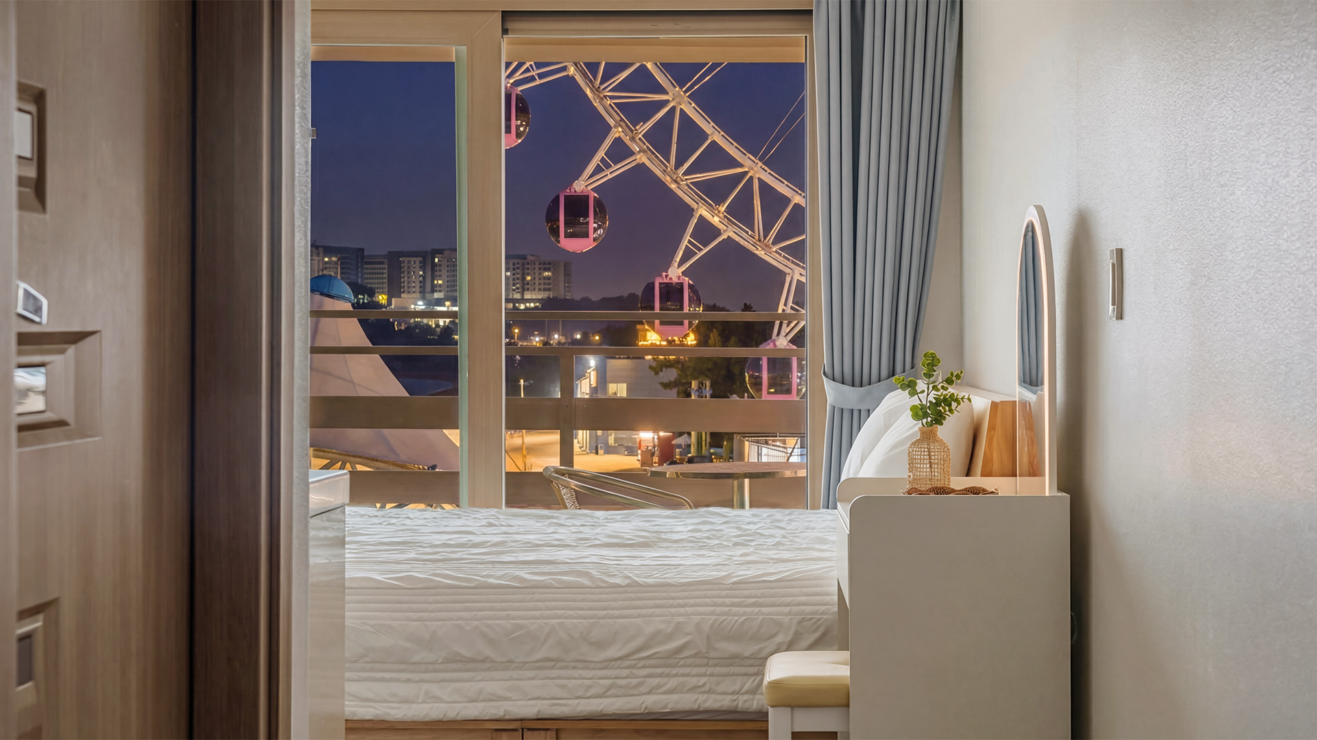 room detail thumbnail 0